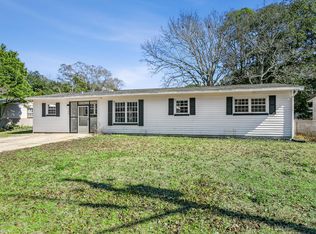 123 Robinwood Dr SW, Fort Walton Beach, FL 32548