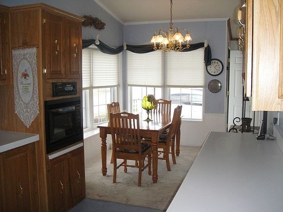 4th image of 154 Scarlet Dr