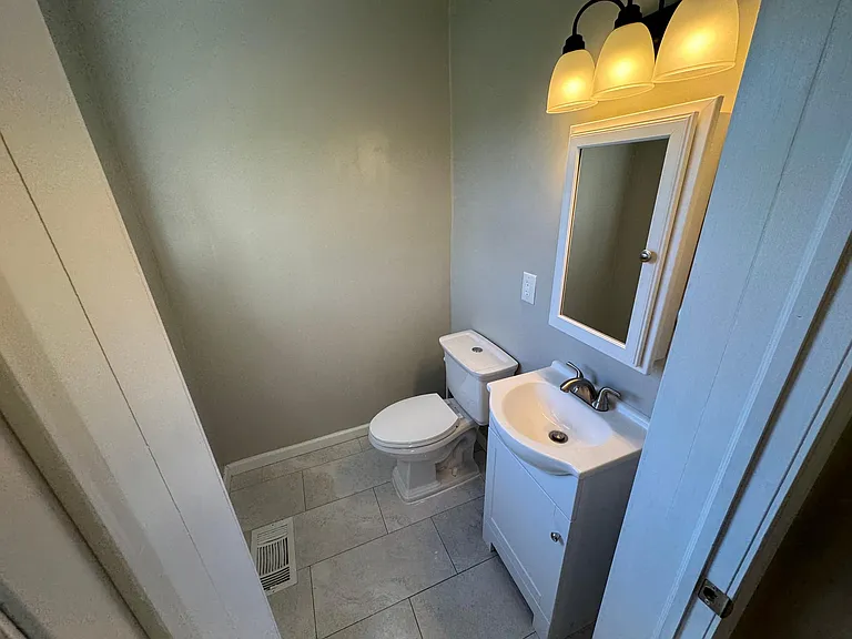 1803 Avonlea Ave — Photo 17