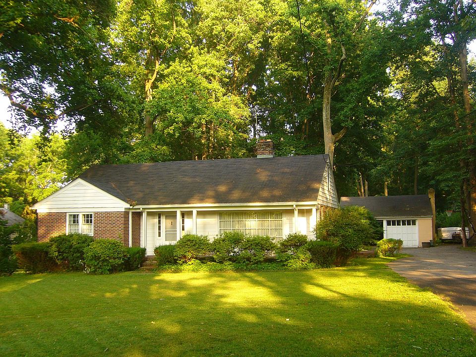 Beautiful home on 1.1 acre