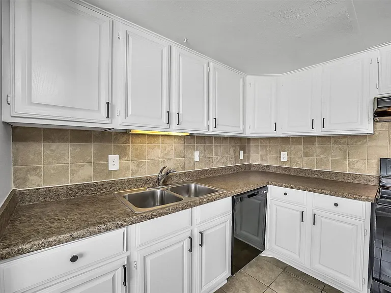14703 Barryknoll Ln #11 — Photo 10