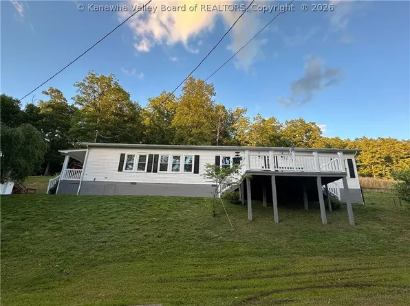 1949 Garrets Bend Rd, Sod, WV 25564