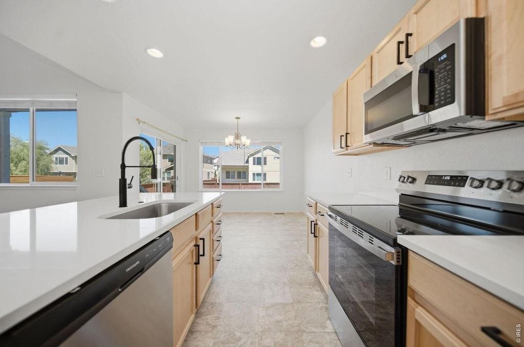 1812 Twilight Glow Dr