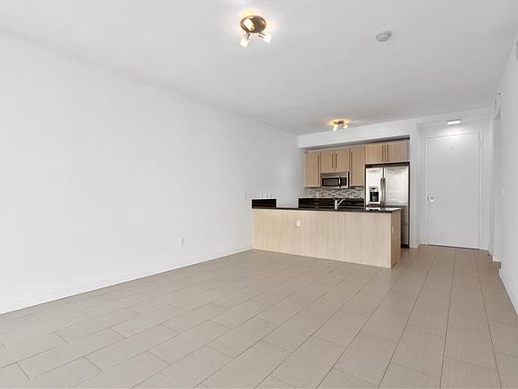 4th image of 1111 SW 1st Ave APT 3721