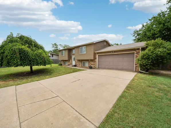 6818 E Winterberry Cir, Wichita, KS 67226