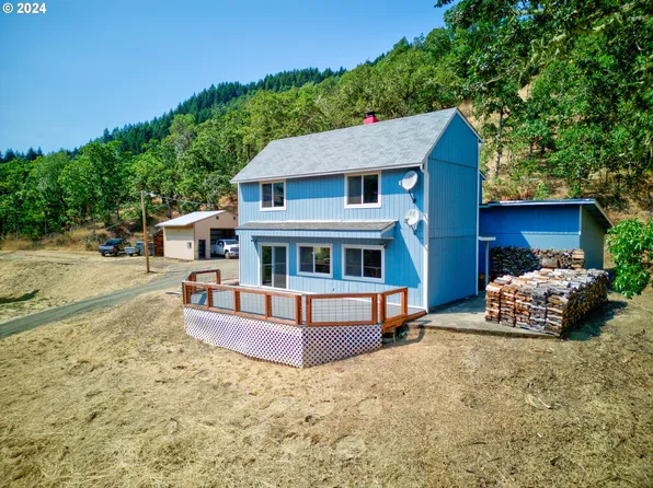8201 Highway 138 W, Oakland, OR 97462