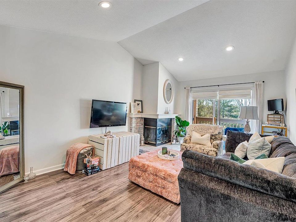 Arrowhead Condominiums 2818 Par Valley Ct Saint Louis MO Zillow