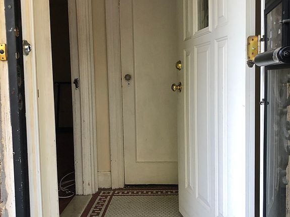 2nd image of 1872 E 31st St