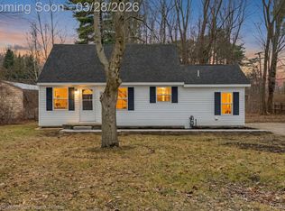 3981 Pine Grove Ave, Fort Gratiot, MI 48059
