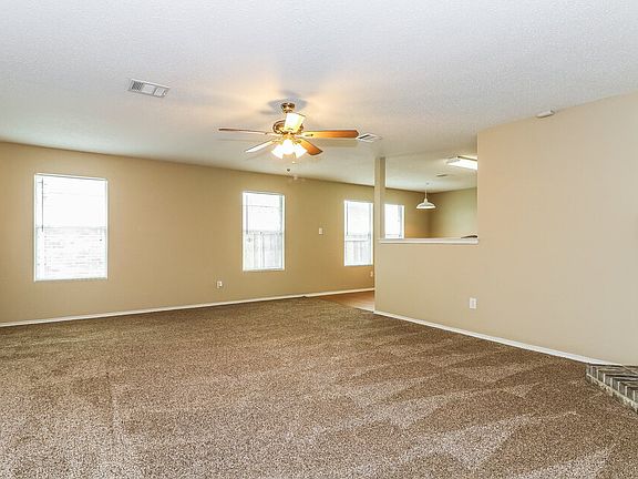 2nd image of 4113 Hunters Creek Dr