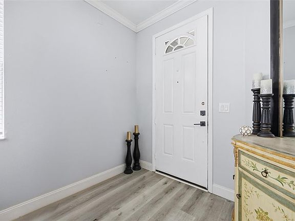5th image of 232 Aldridge Ln
