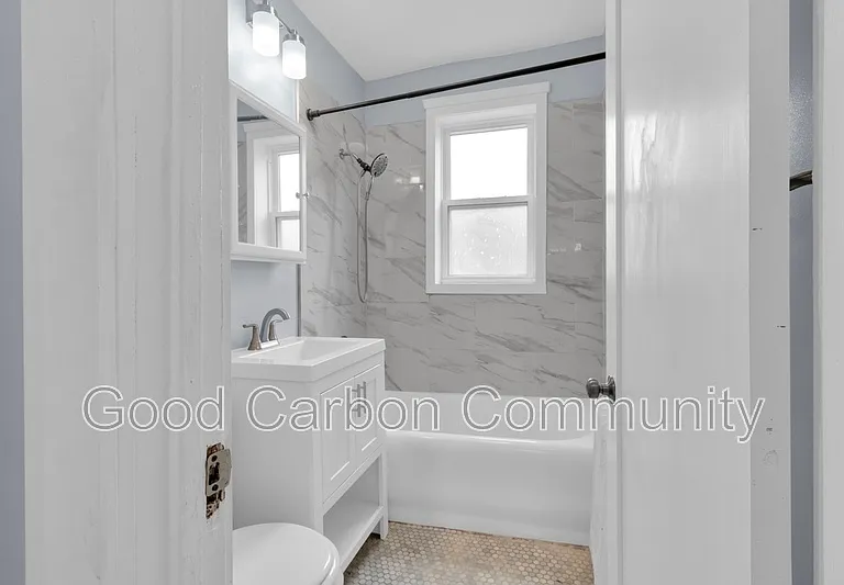 2809 Main St #2 — Photo 18