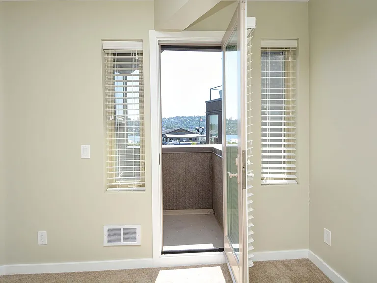 2111 Westlake Ave N #201 — Photo 17