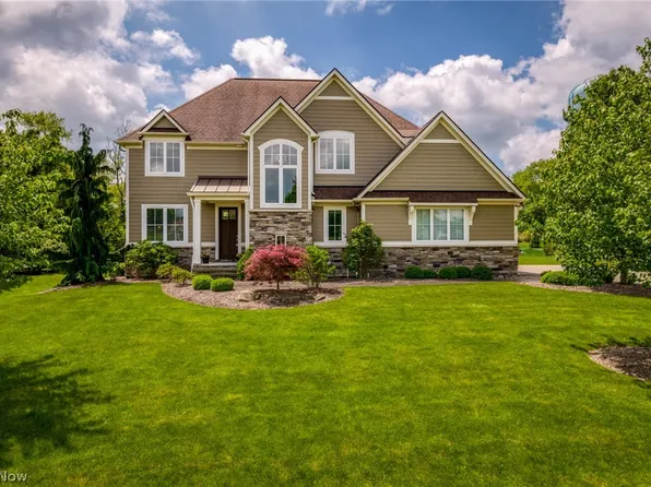 435 Dunwoody Dr, Aurora, OH 44202