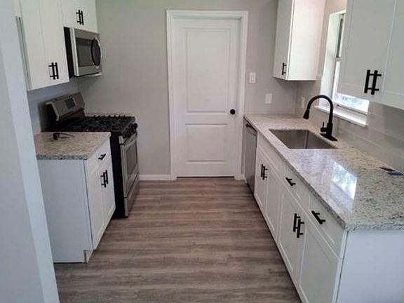 4th image of 8829 Homewood Ln