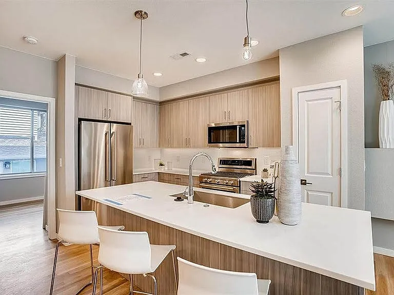 90 Galapago St #9 — Photo 12