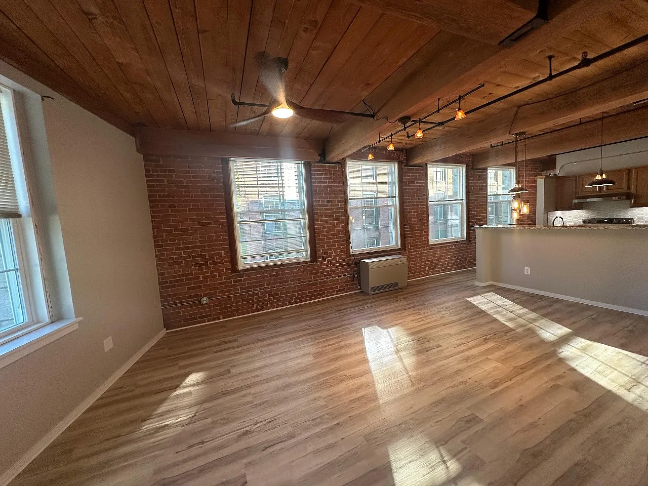 2 bed, $1,650 — Photo 3