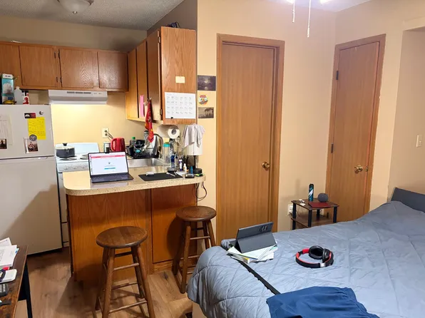 729 W Cleveland St APT 12, Fayetteville, AR 72701