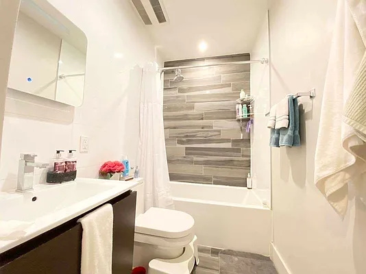 Rented by Bruma Realty LLC | media 5