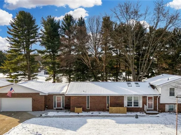 570 E Turkeyfoot Lake Rd, Akron, OH 44319