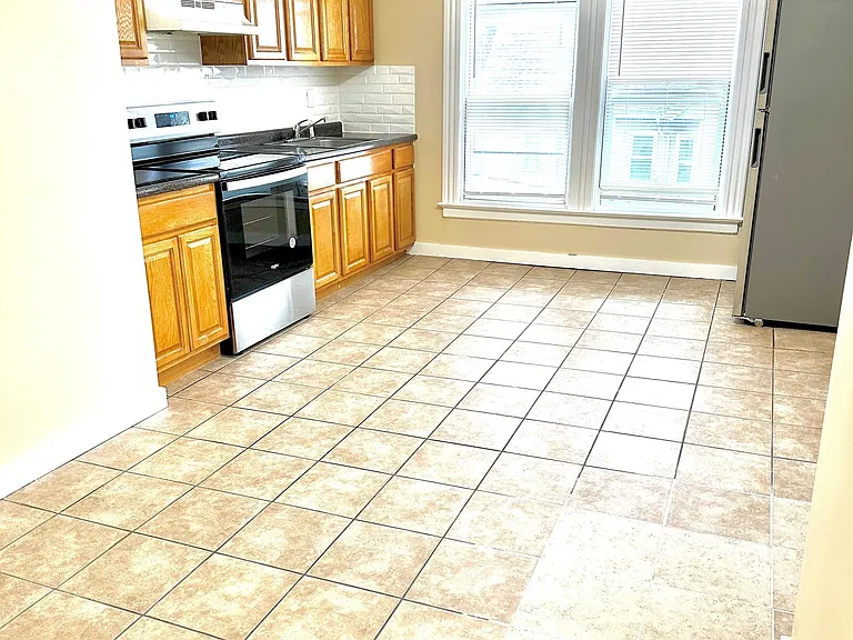 27-29 South St — Photo 10