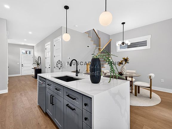 4th image of 541 Bragg St