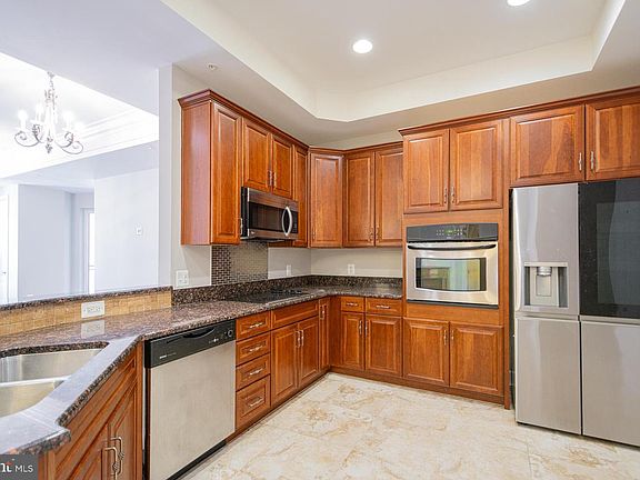 5th image of 1915 Towne Centre Blvd Unit 707
