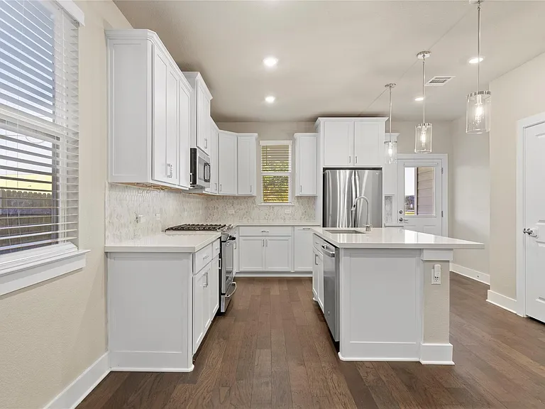 15701 Oglethorpe Dr #100 — Photo 13