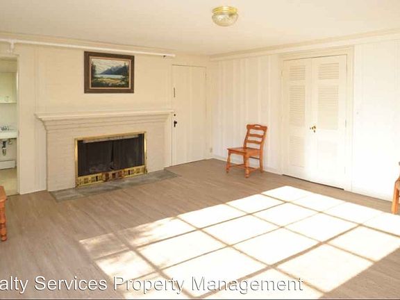 2nd image of 3705 Sherwood Pl