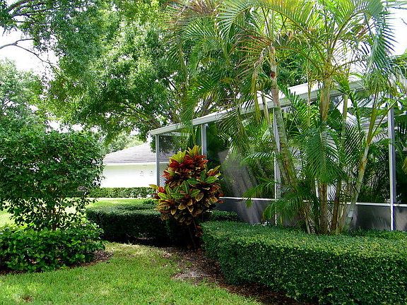 4th image of 8404 Chapman Oak Ct