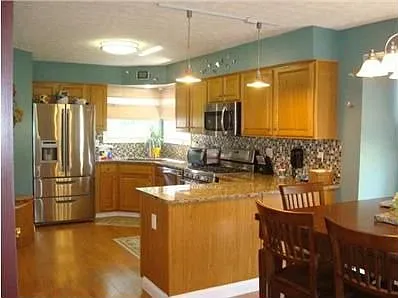6411 Antoinette Ct photo 1