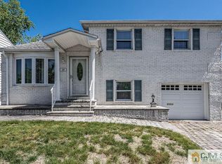 18 Rutan Rd, Belleville, NJ 07109