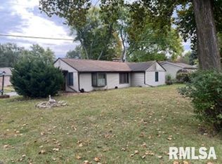 9716 N Broadway St, Peoria, IL