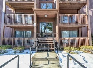 340 Sunderland Rd UNIT 25, Worcester, MA 01604