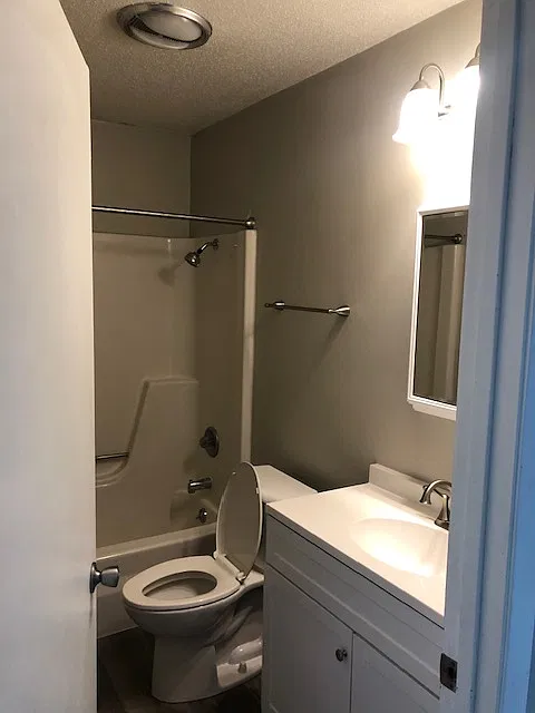 2 bed, 961 sqft, $1,100 — Photo 3