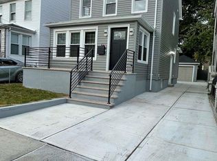 11234 204th St, Saint Albans, NY 11412