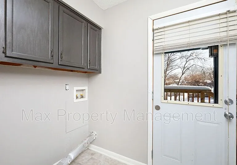 3919 SW 3rd St — Photo 9