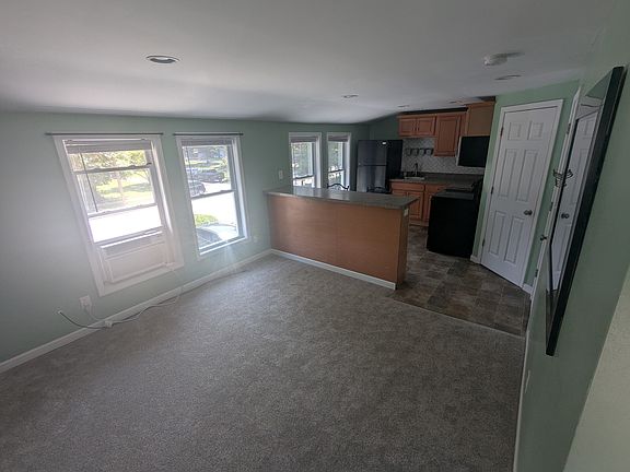 4th image of 525 Parkdale Ave