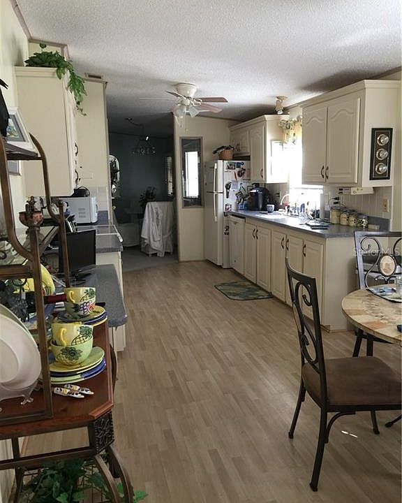 2nd image of 511 Amberjack Dr