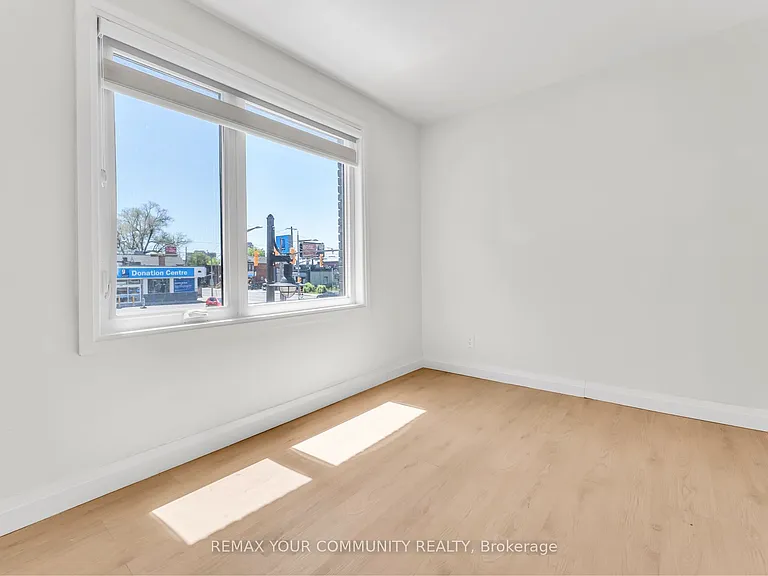 1822 Saint Clair Ave W #B — Photo 8