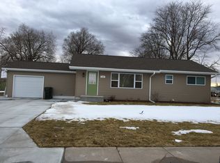 708 W 11th St, Lexington, NE 68850
