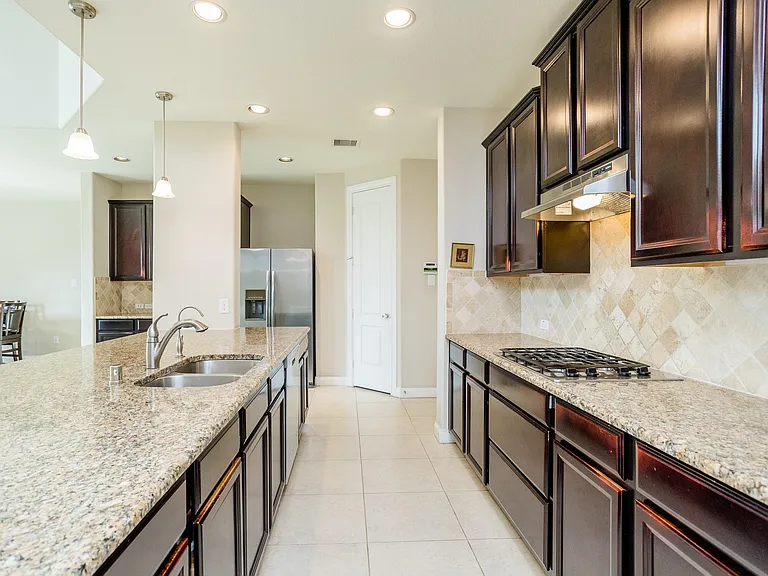 4622 Regal Shadow Ln — Photo 10