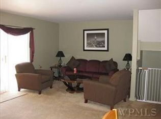 220 Cornwall Meadows Ln, Patterson, NY 12563