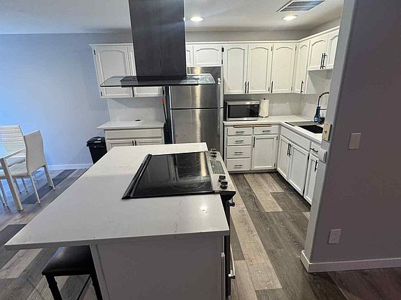 4th image of 5118 NE 77th Ave #1