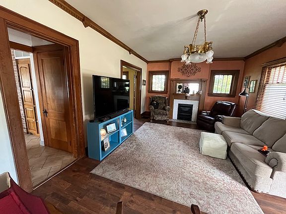 3rd image of 1518 Broadway