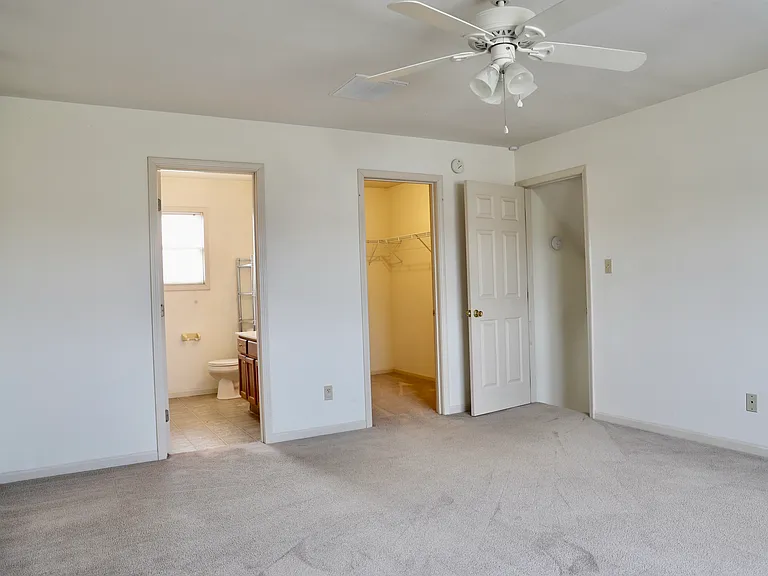 1710 Ashwood Dr — Photo 5