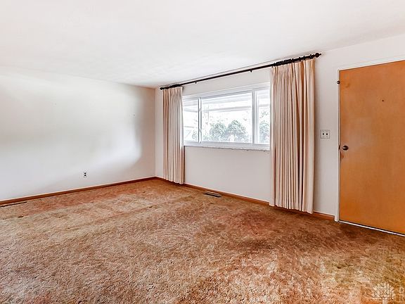 3rd image of 4440 Mahler Dr