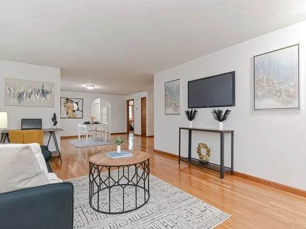 59 Green St #1B, Watertown, MA 02472