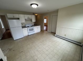 142 Emery St #B, Sanford, ME 04073