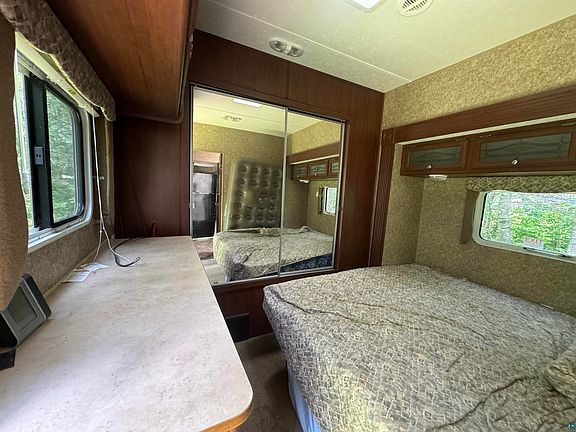 2nd image of 38287 Thornbury Way